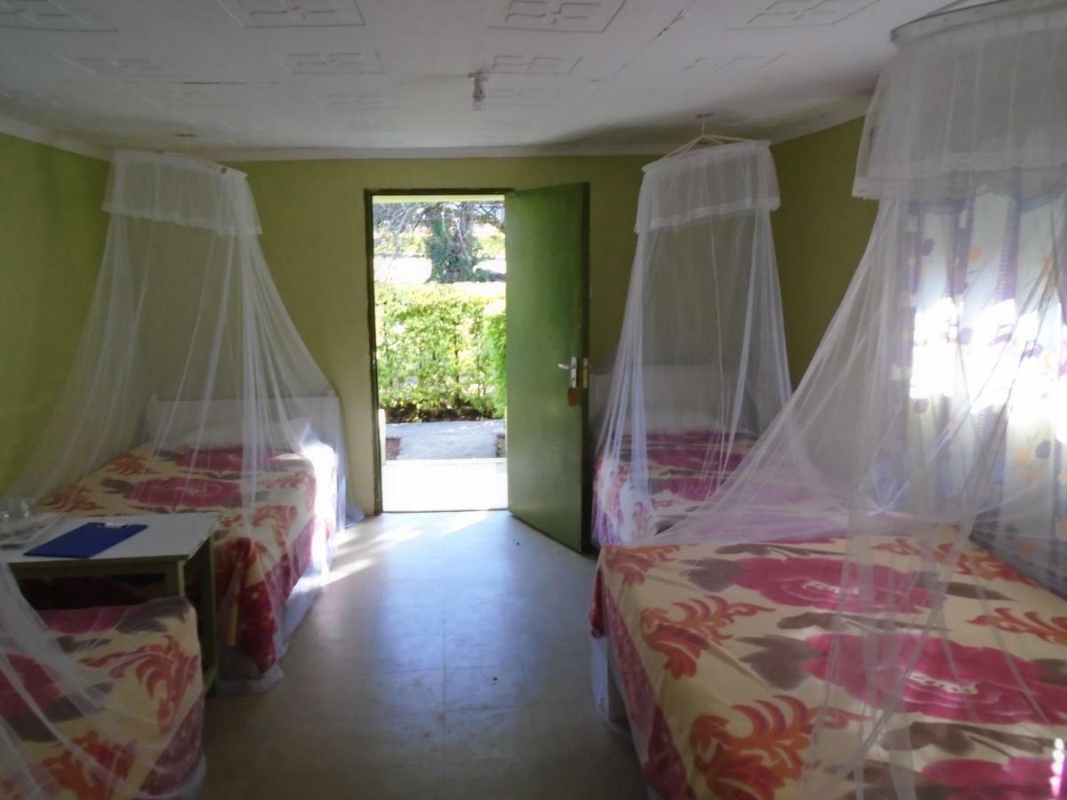 Отель Rhino Tourist Camp Ololaimutiek Экстерьер фото